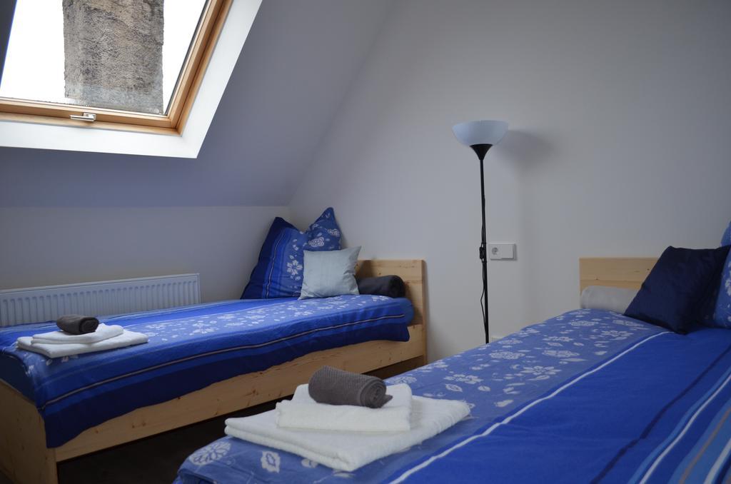 Hotel "Cafe Verkehrt" - Wellcome Motorbiker, Berufsleute Und Reisende Im Schwarzwald Oberhof  Room photo